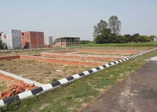 Prime Plot Near Highway